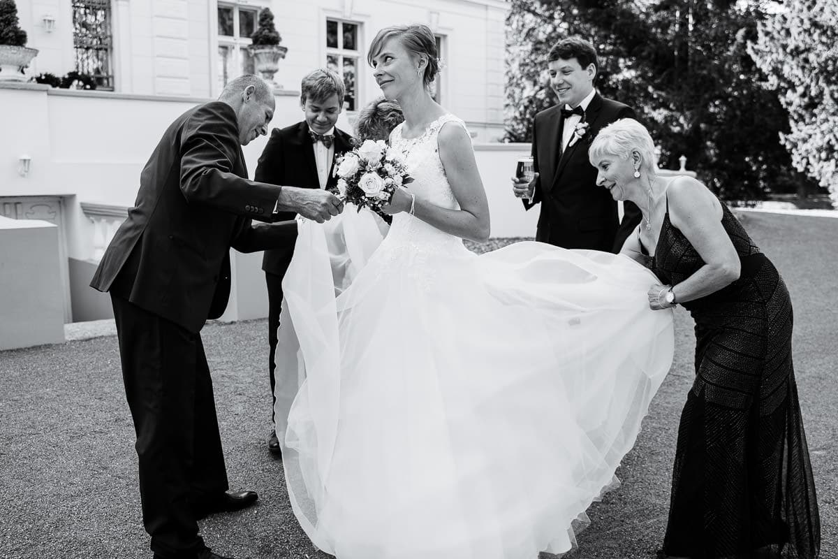 Brautkleid Richten Braut